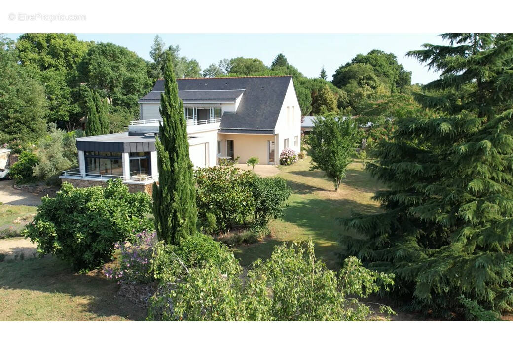 Maison à LA CHAPELLE-SAINT-LAUD