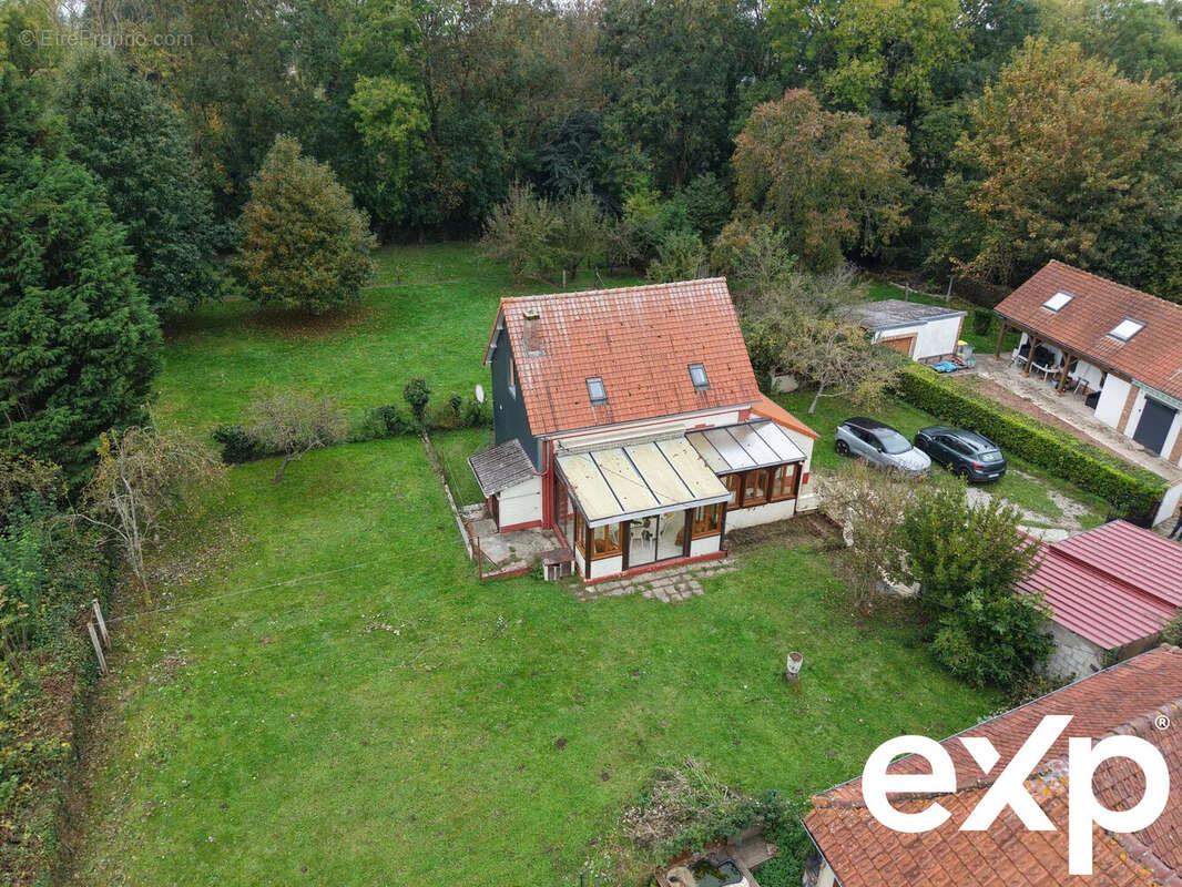 Maison à FEUQUIERES-EN-VIMEU