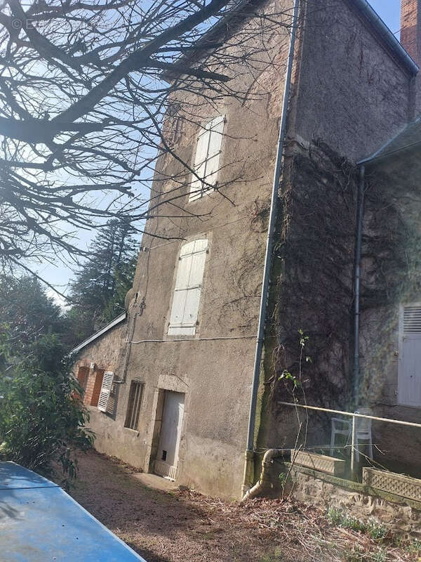 Maison à BUSSET
