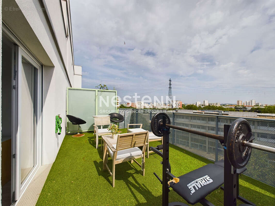 Appartement à VILLENEUVE-LA-GARENNE