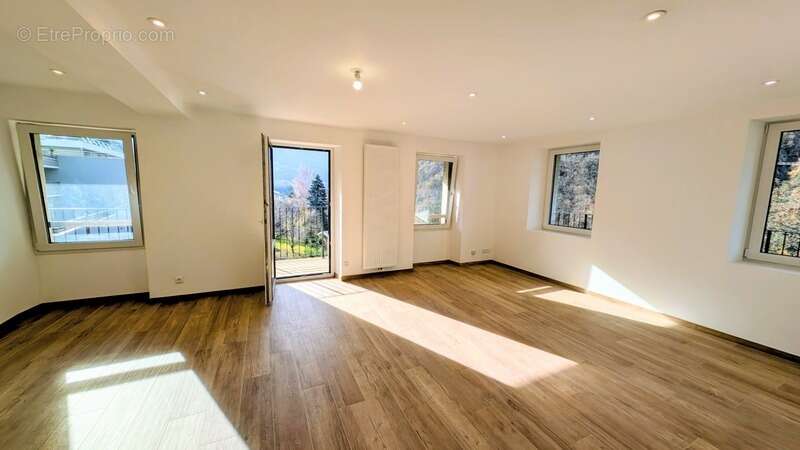 Appartement à SALINS-LES-THERMES