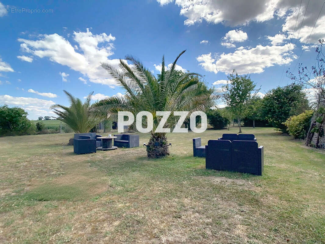 Maison à SAINT-GEORGES-DE-GREHAIGNE