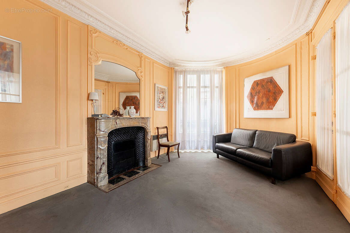 Appartement à PARIS-9E