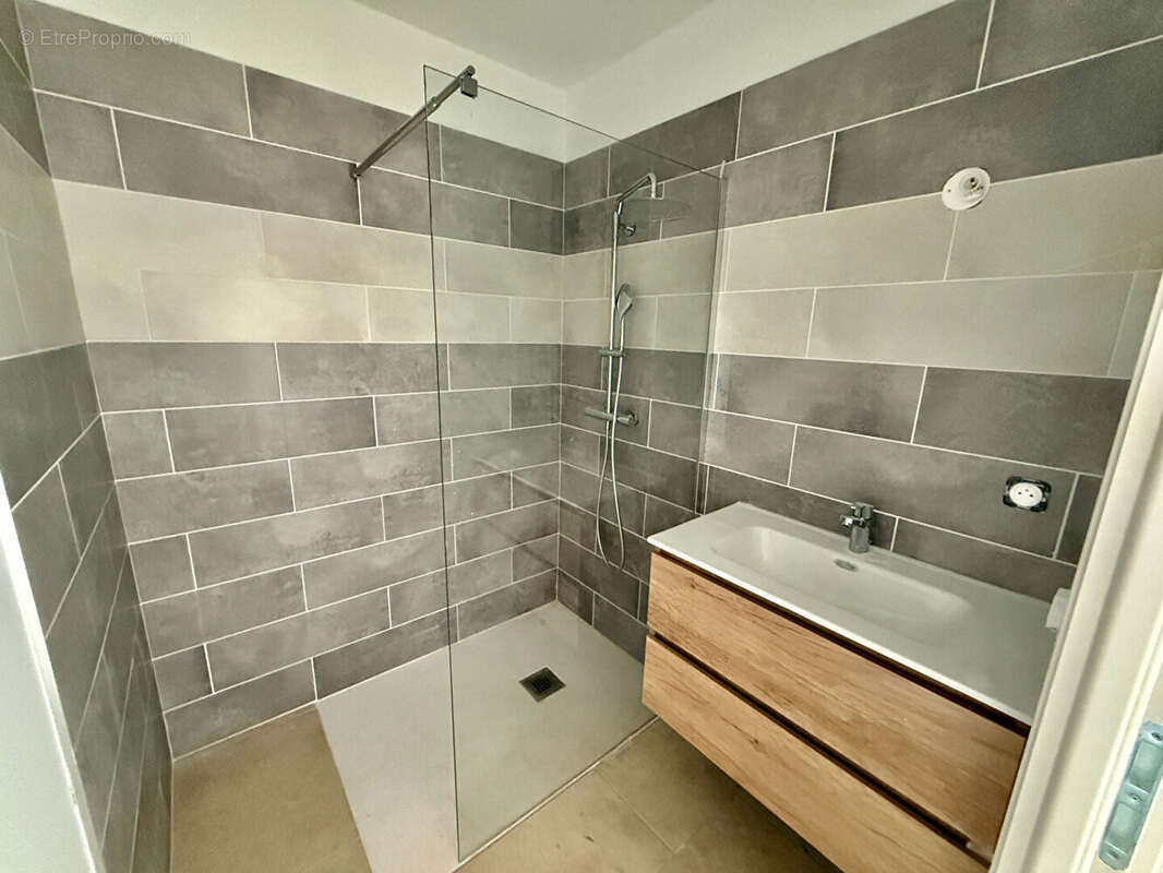 Maison Saint Maximin La Sainte Baume 4 pièce(s) 80,82 m2 - photo 4