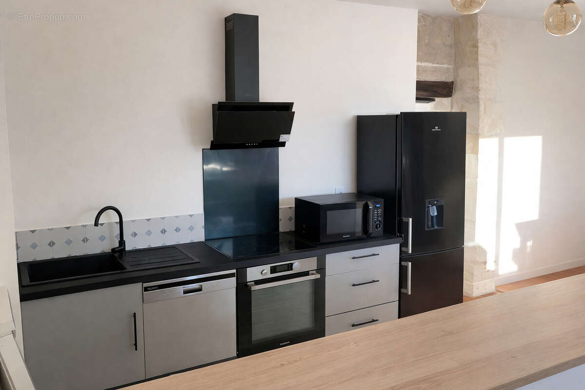 VOUVRAY  Appartement rénové de 80 m2  avec terrasse et belles prestations - photo 3