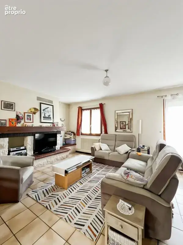 Maison familiale avec piscine, espace indépendant et grand jardin verdoyant - photo 15