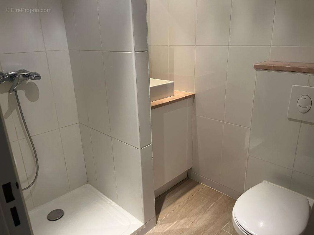 Appartement à SAINT-LAURENT-DU-VAR