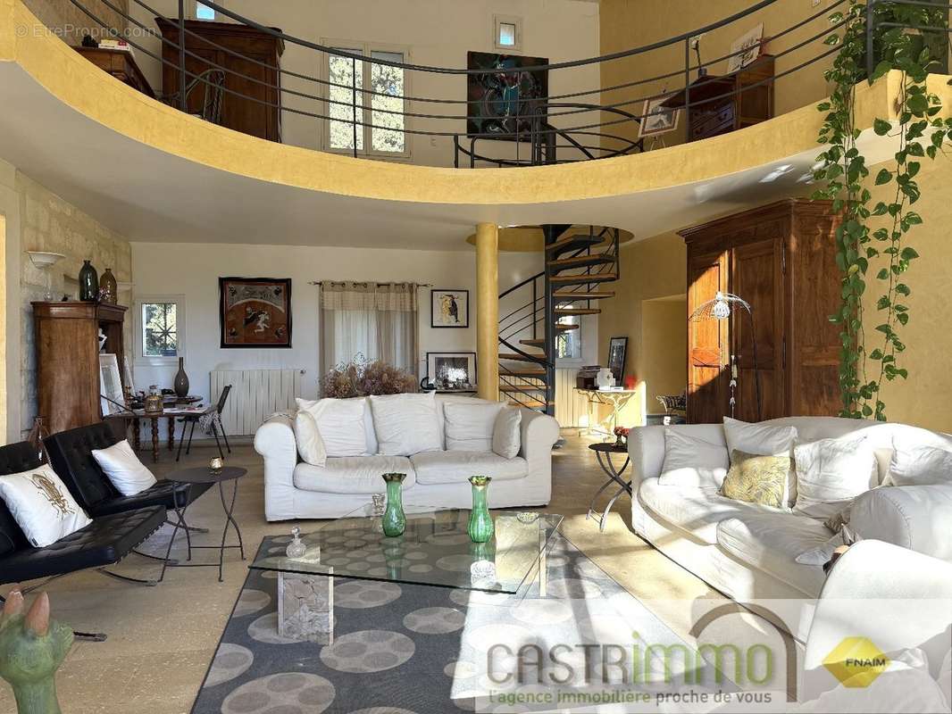 Maison à CASTRIES