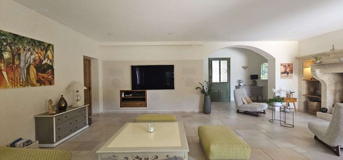 Levens  maison d'architecte au style florentin  piscine  prestations haut de gamme - photo 19