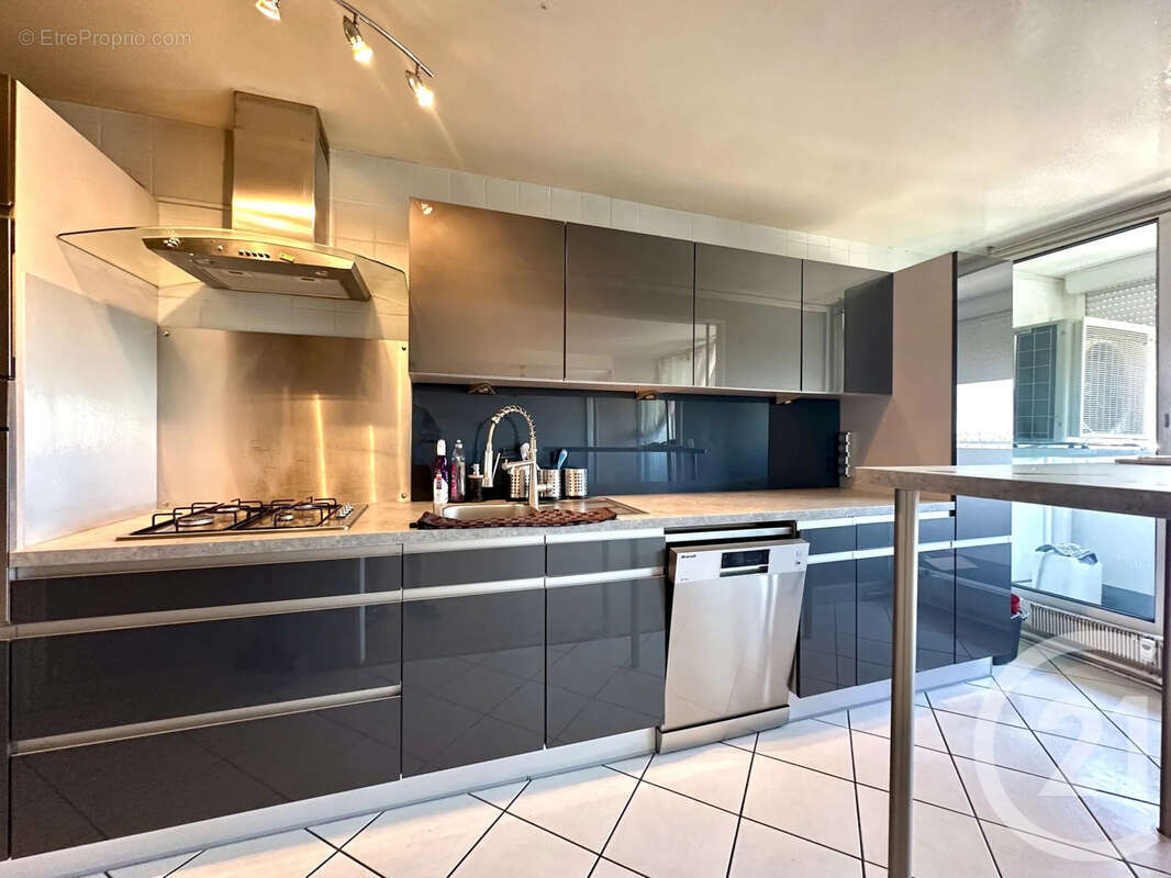 Appartement 76 m² à Villeurbanne  - photo 5