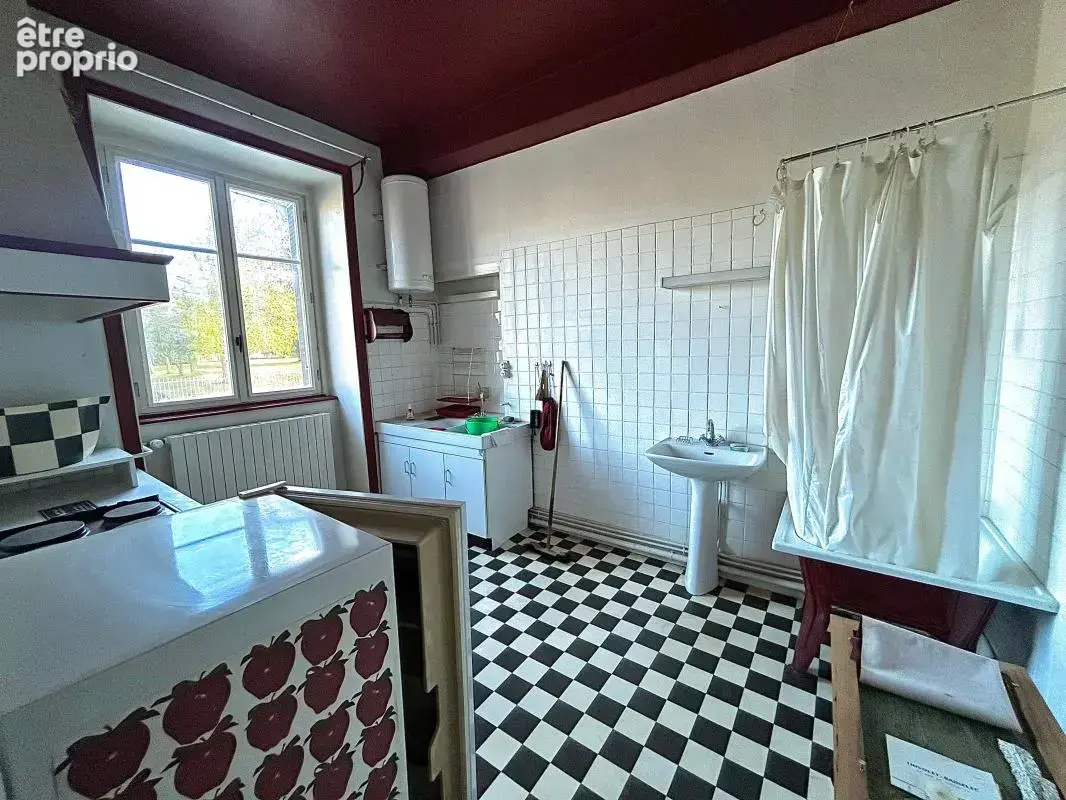 Opportunité rare pour professionnels — Bâtiment de caractère de 450 m² sur 3 niveaux avec jardin de 1 000 m² - photo 22