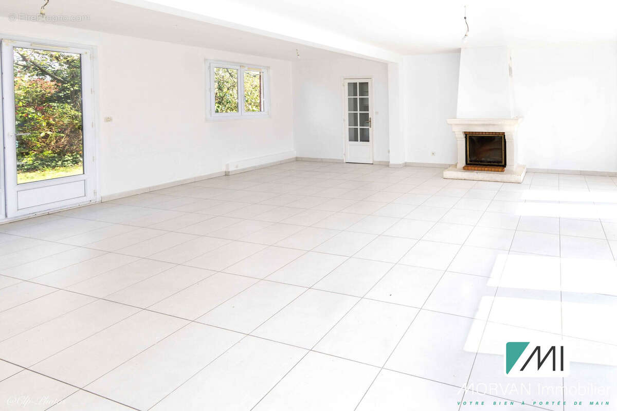 Maison 132 m² à Le Mesnil-Saint-Denis  - photo 5