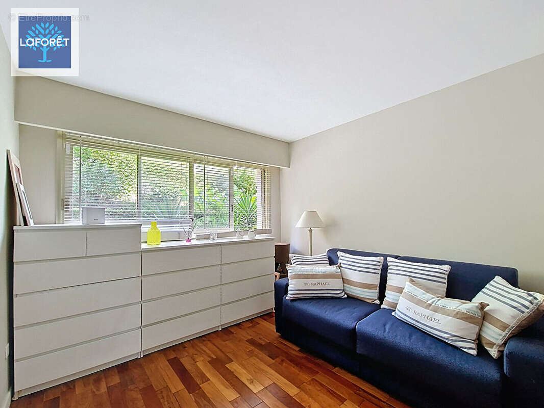 Appartement à VALLAURIS