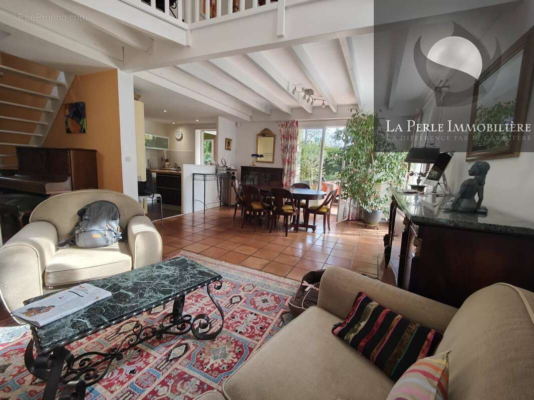 Maison à BRUGUIERES