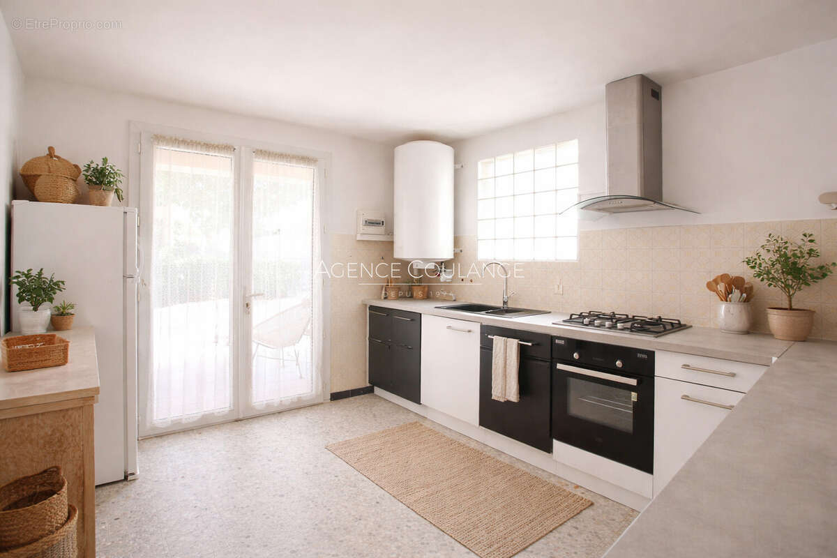 Appartement à SAINT-CYR-SUR-MER