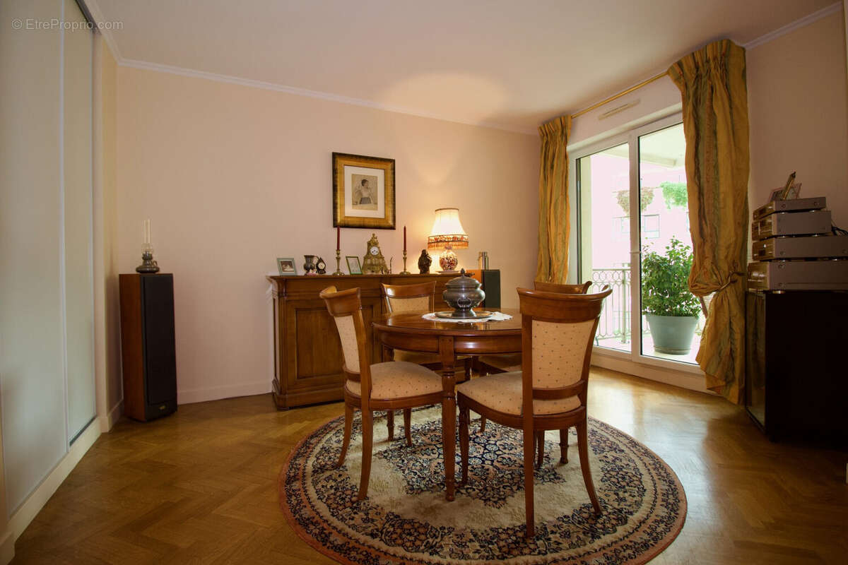 Appartement à LEVALLOIS-PERRET