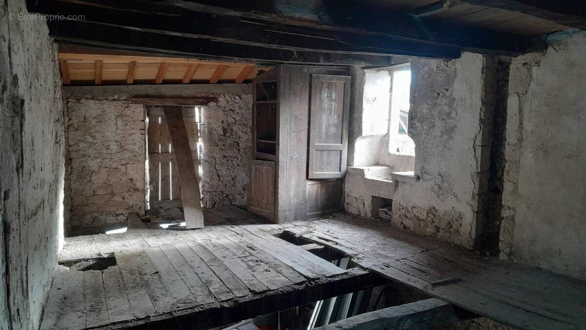 Maison à LACOUR