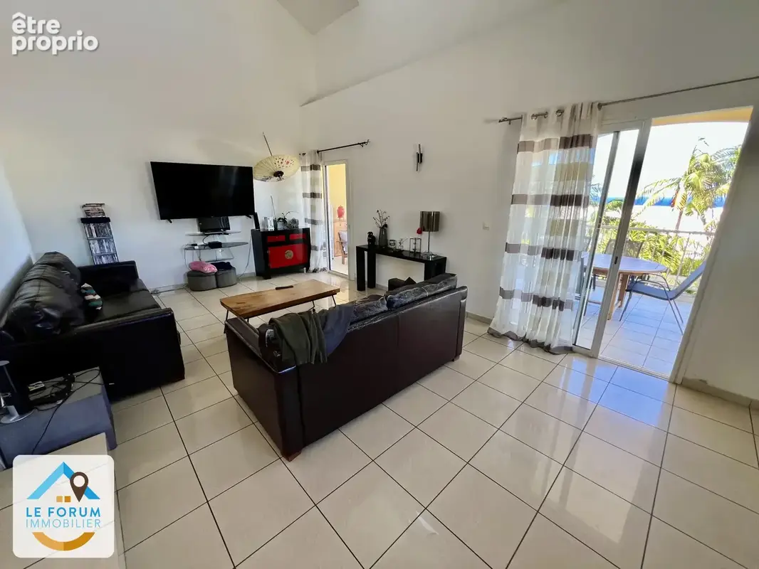Saint joseph 97480 - villa f5 contemporaine avec studio independant - piscine - varangue - garage -  vue mer - photo 3