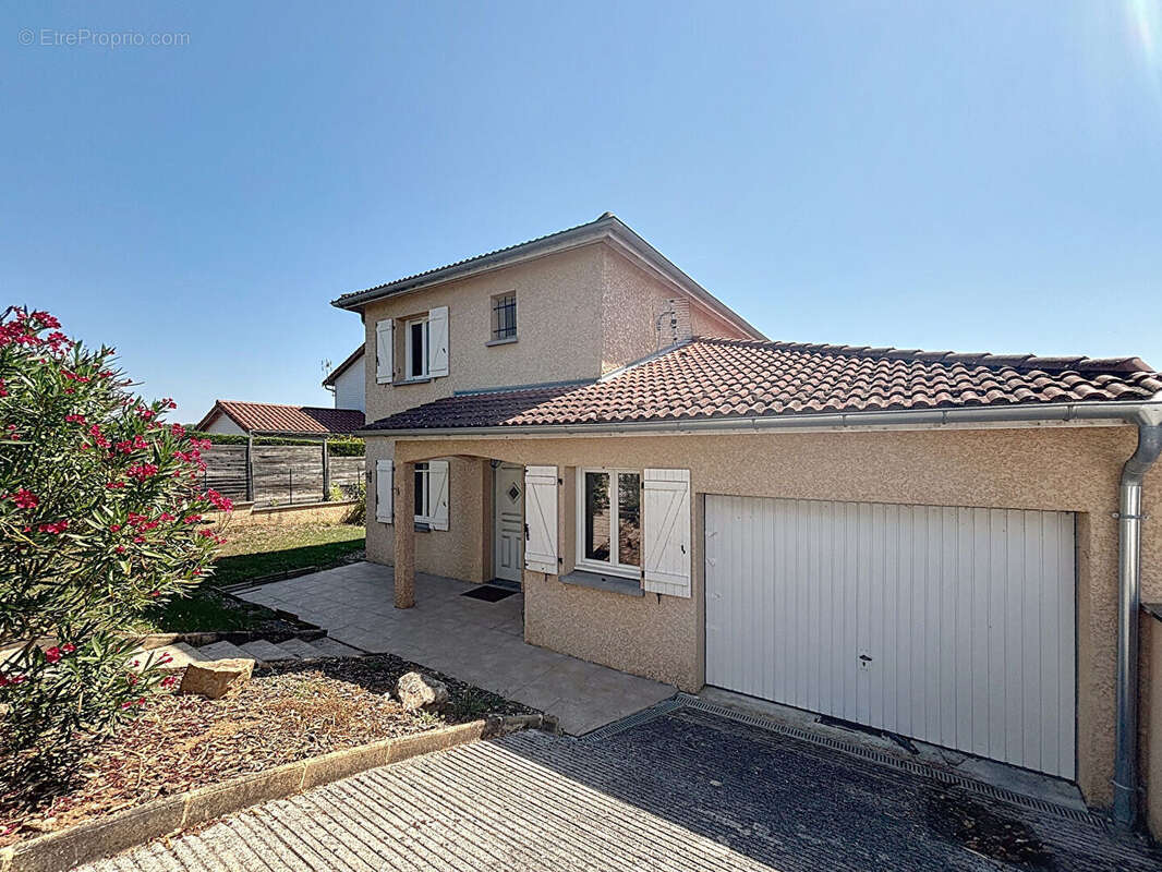 Maison à SAINT-VULBAS