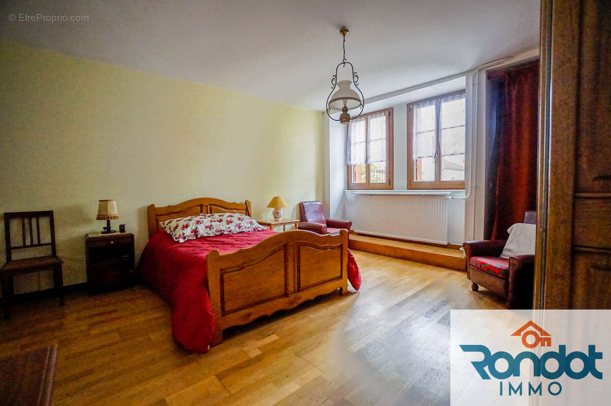 Maison 7 pieces / 5 chambres / environ 193 m2 / parcelle 1033 m2 - photo 7