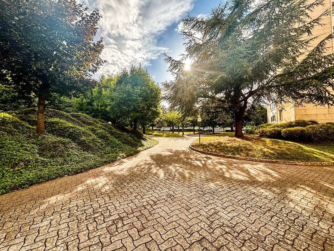 Appartement à SARTROUVILLE