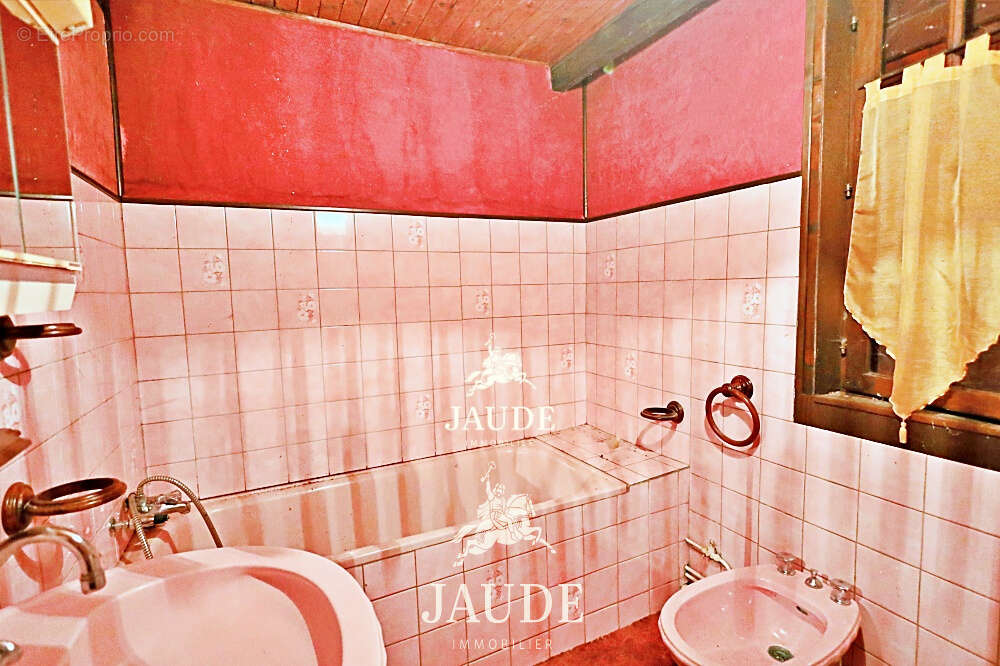 A vendre maison chateldon - photo 8