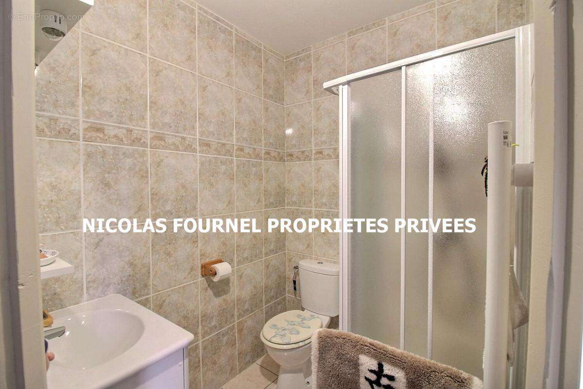 Saint Romain Lachalm 43620 Centre bourg Maison de village en pierre à rénover 61m² habitables - photo 4