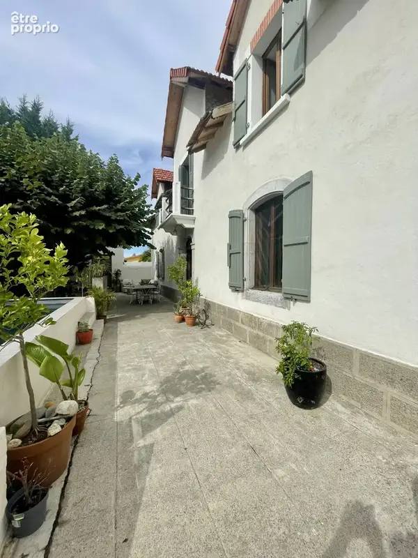 Maison ancienne rénovée avec 4 chambres, dépendances et terrain - photo 28