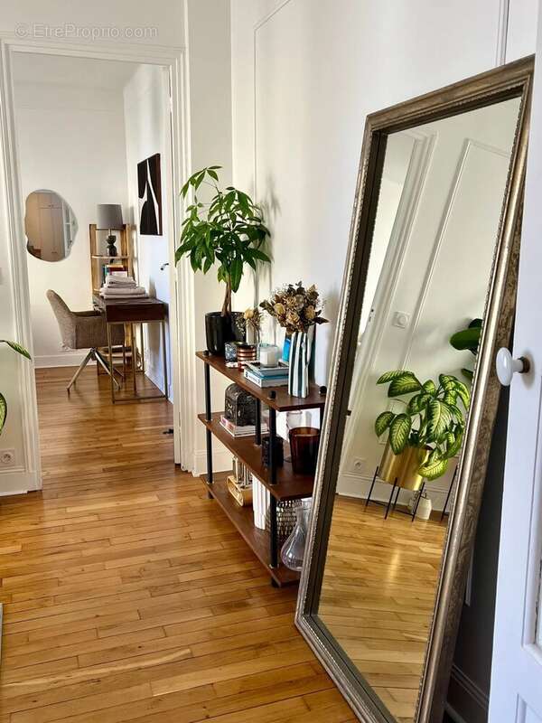 Paris 15ᵉ – La Motte-Picquet Grenelle – Superbe 2 pièces de 53 m² entièrement rénové - photo 4