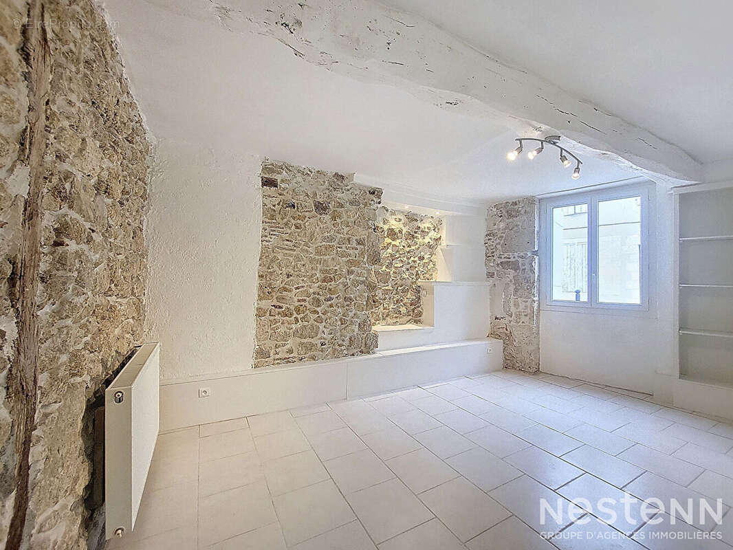 A Vendre Maison rénovée en pierre de 81 m² sur deux niveaux proche du centre-ville de Condom - photo 6