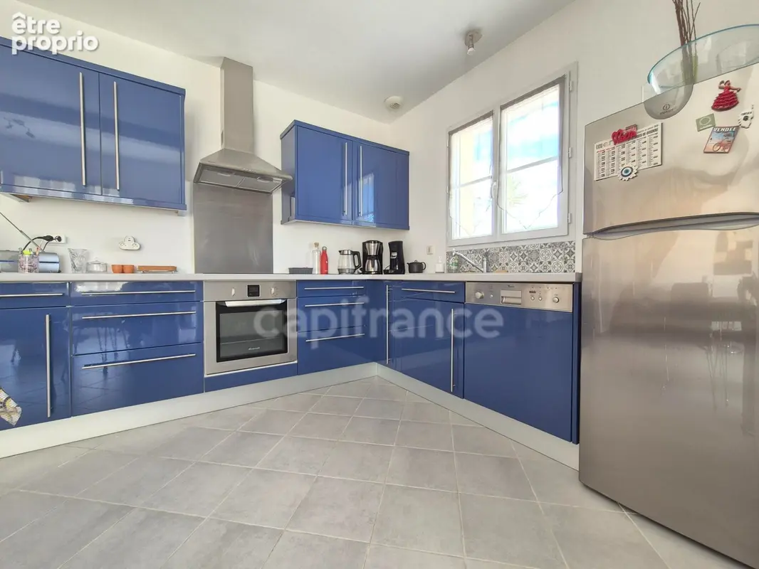 Maison à vendre 4 pièces SAINT GEORGES DE DIDONNE (17) - Terrasses -garage - photo 11