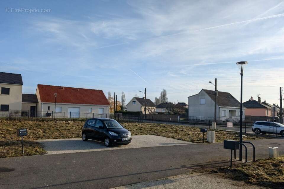 Terrain à LUCE