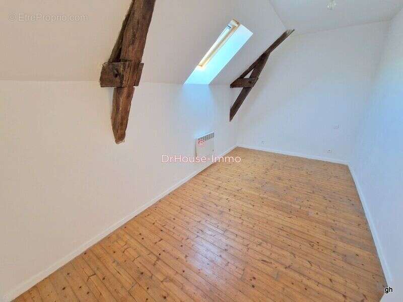 Maison à LOUVIGNE-DU-DESERT