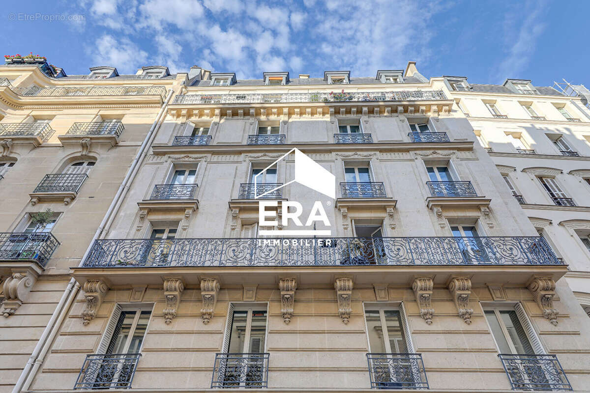 Appartement à PARIS-17E
