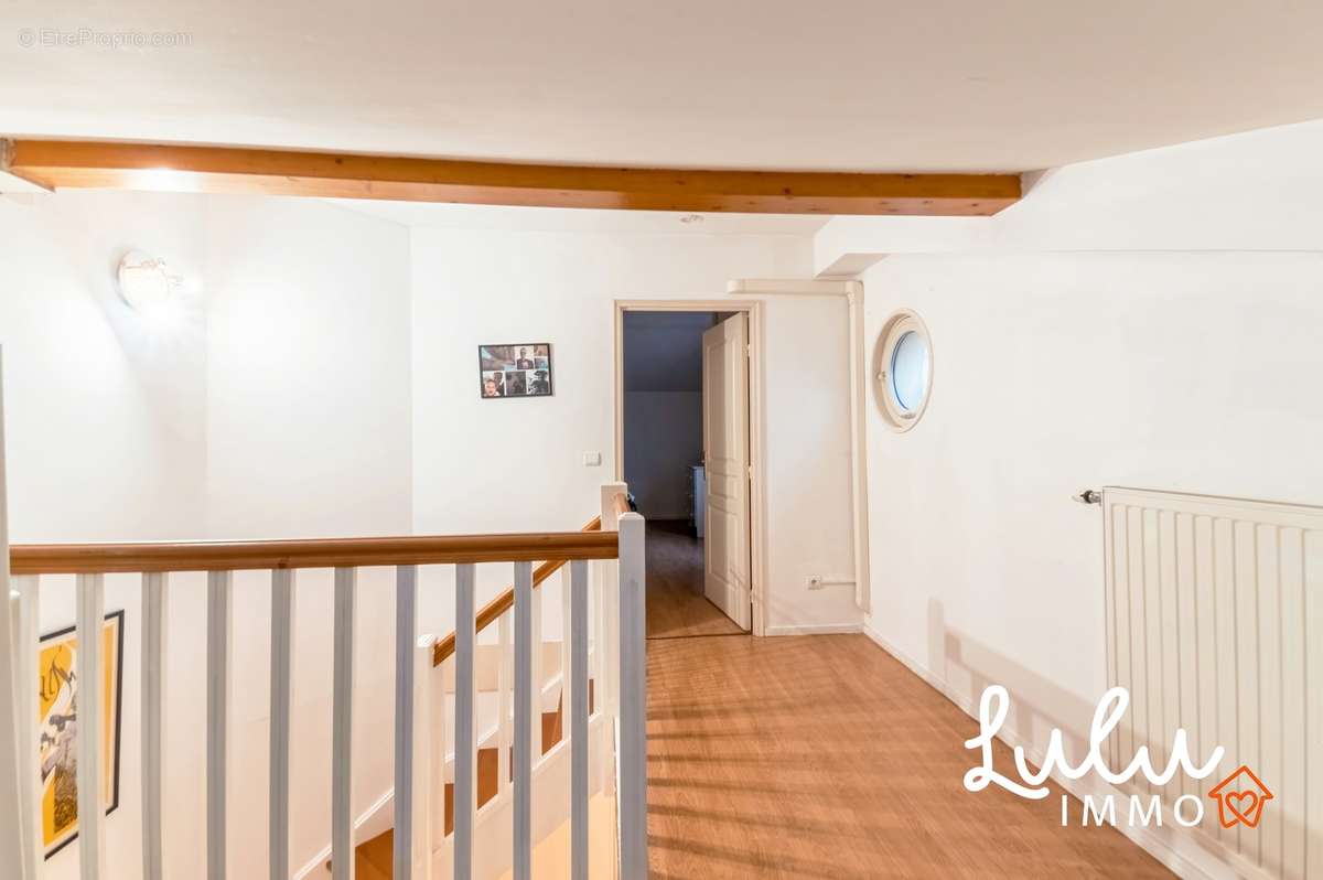 TASSIN-Maison de ville - T5 de 129 m² avec jardin - Hyper-centre - photo 9