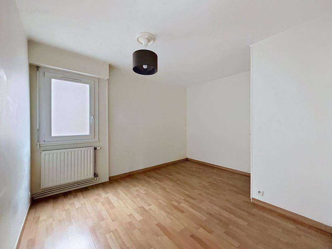 Appartement à MONTIGNY-LE-BRETONNEUX