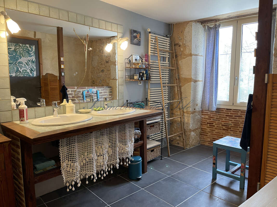 Maison à CHAMPCEVINEL