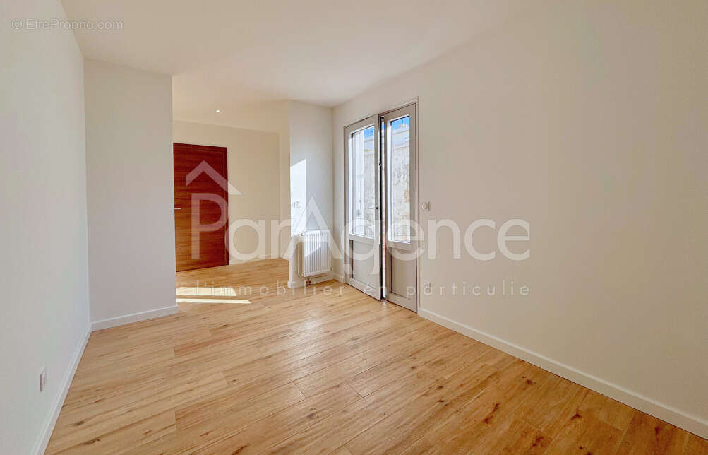 Maison entièrement rénovée - Grand sous-sol - Centre-ville - photo 15