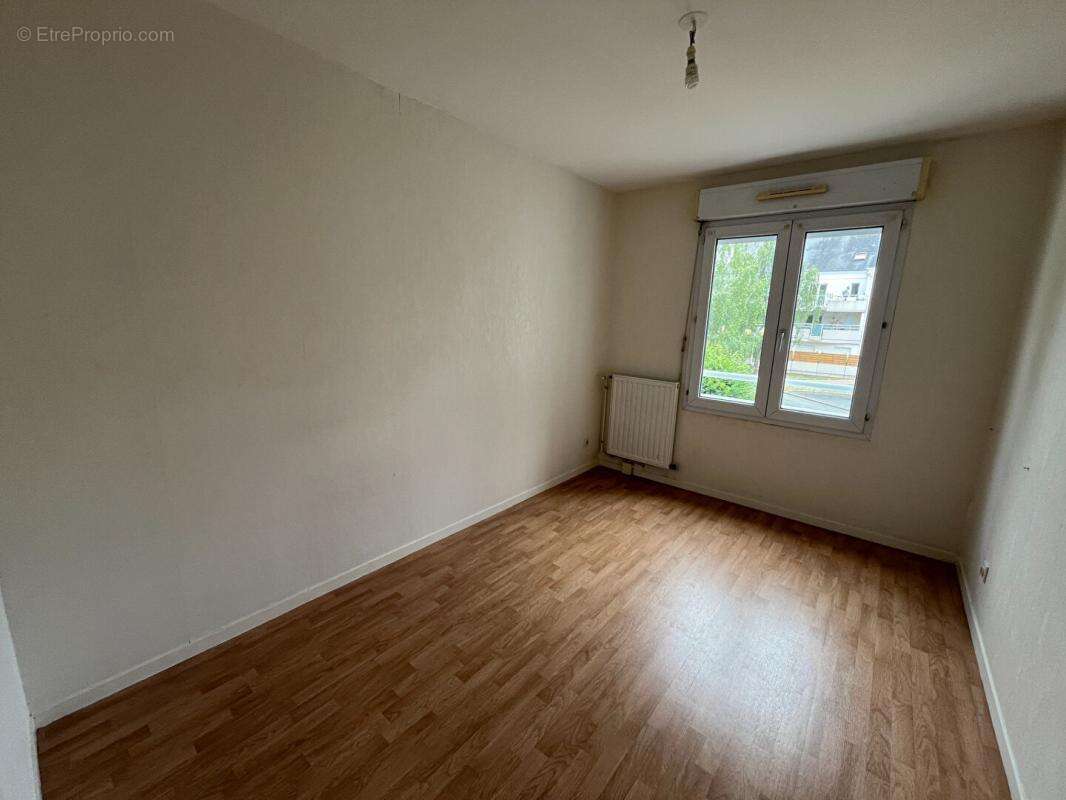 Angers - appartement avec terrasse et parking - photo 9