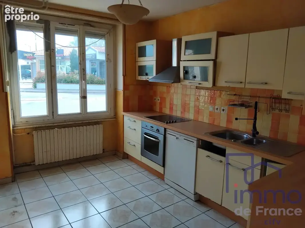 Maison 110 m² à Sury-Le-Comtal  - photo 3