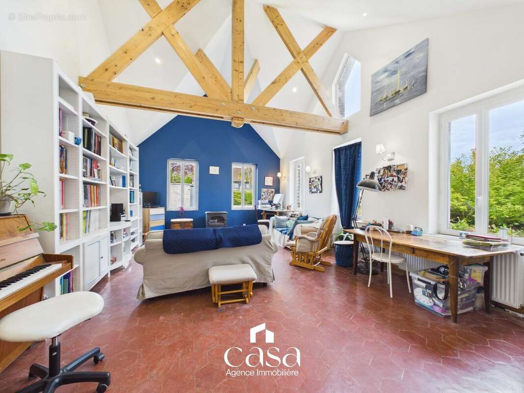 Maison 247 m² à Crocy  - photo 3