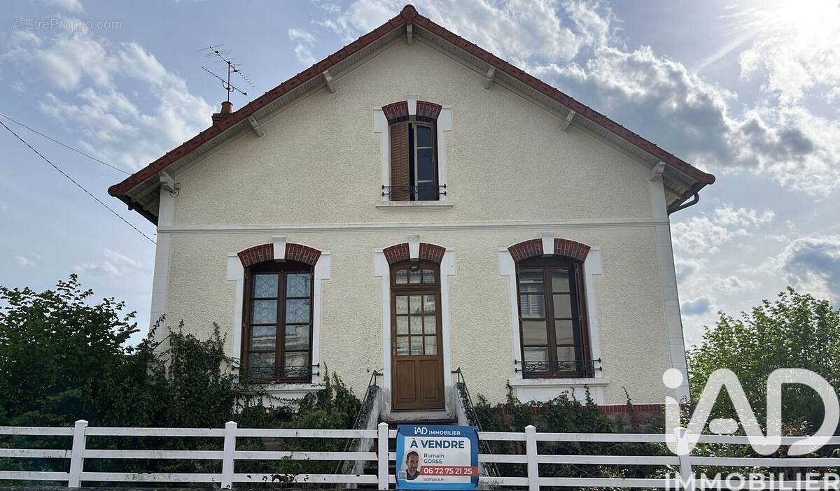 Photo 1 - Maison à MONTLUCON