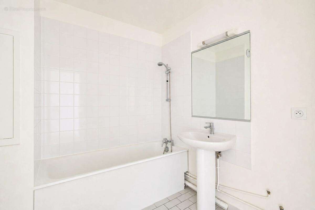 Appartement à LA GARENNE-COLOMBES