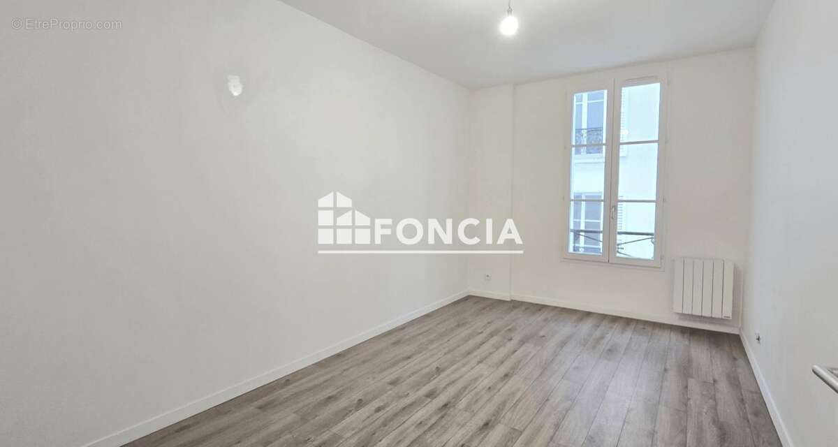 Appartement à PARIS-17E