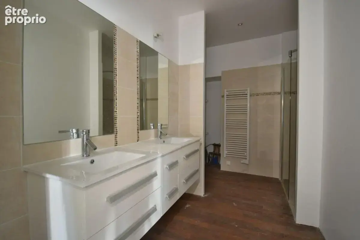 Appartement 315 m² à Cholet  - photo 4