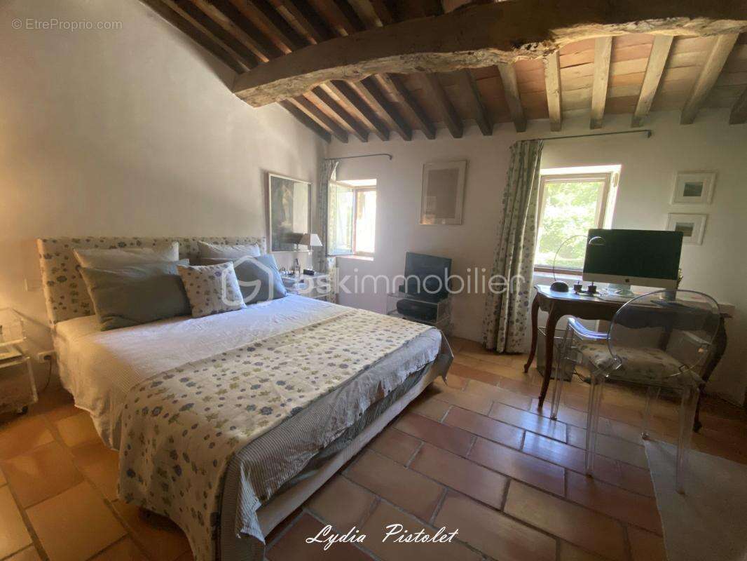 NOUVEAUTÉ - SAIGNON (84) - Authentique maison de village avec extérieur - photo 17