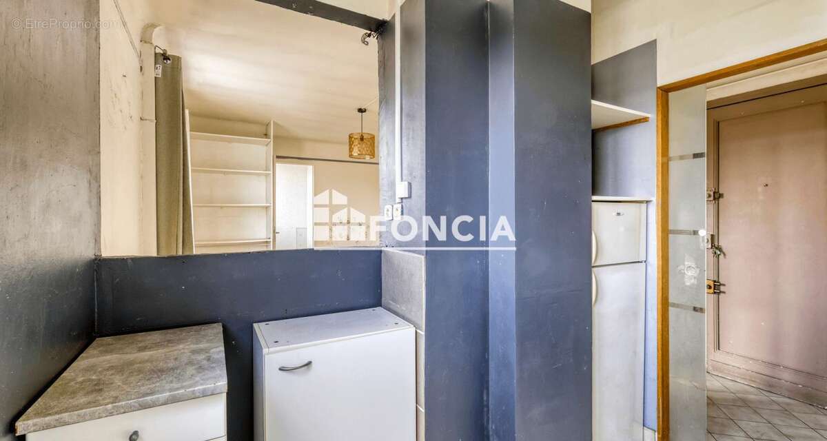A vendre clichy studio 28 m2 balcon - photo 3