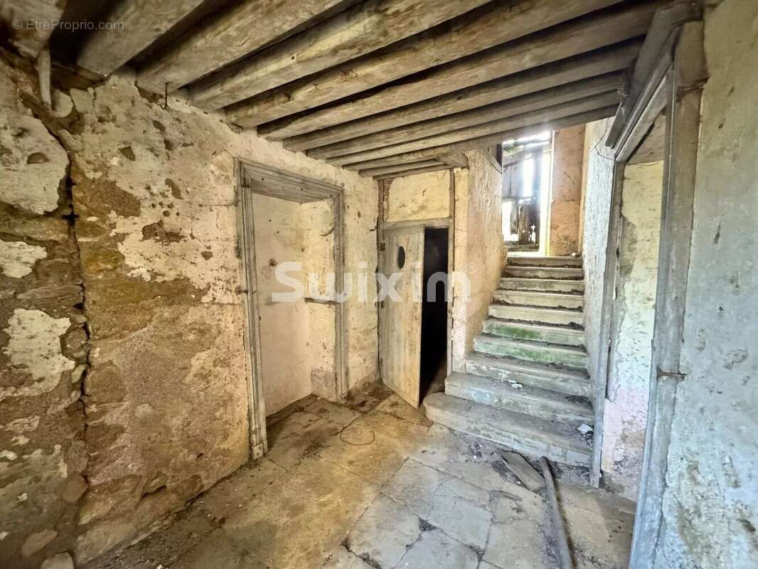 Maison à AVALLON