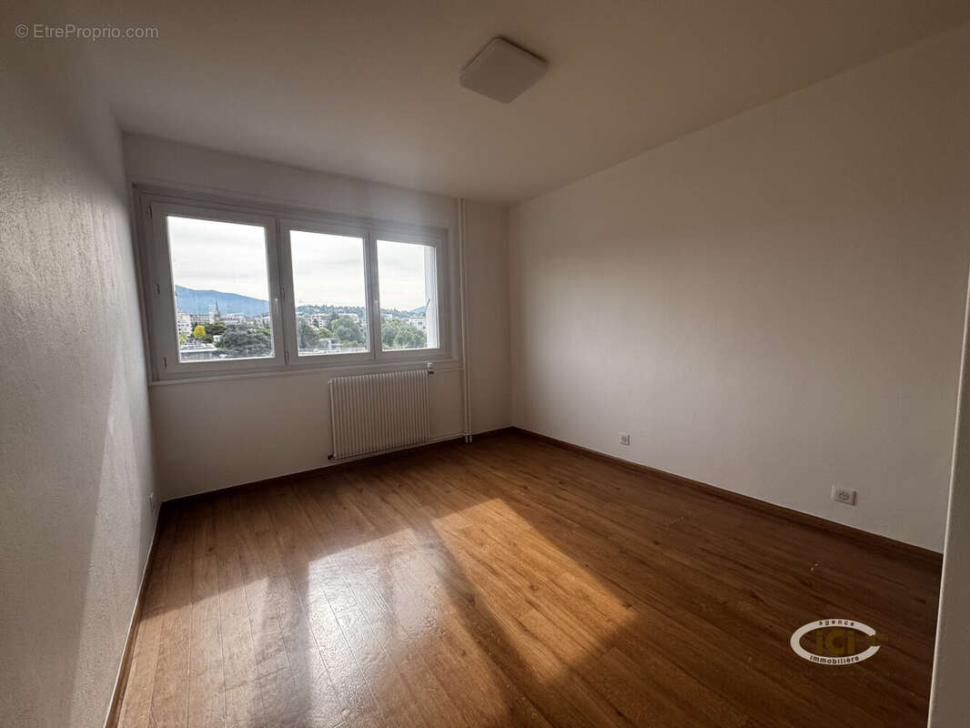 Appartement 62 m² à Annemasse  - photo 5
