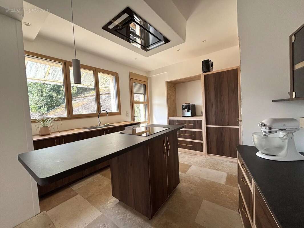 Maison 175 m² - 7 pièces avec dépendances - photo 5